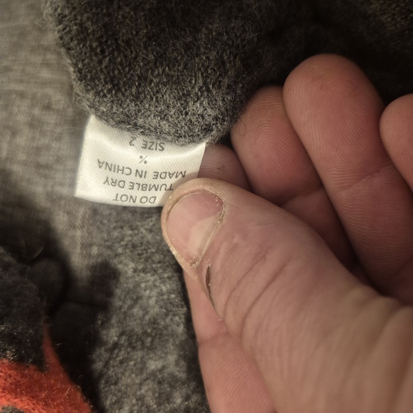 WYSE Gray Off-the-Shoulder Sweater with Colorful Stars - Picture 4 of 4